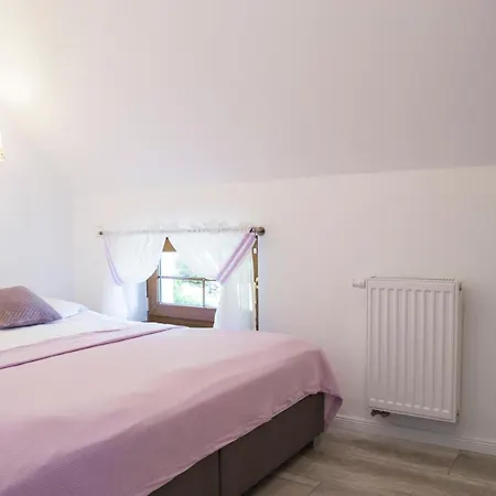 Eden Jacuzzi, Sauna Apartment *